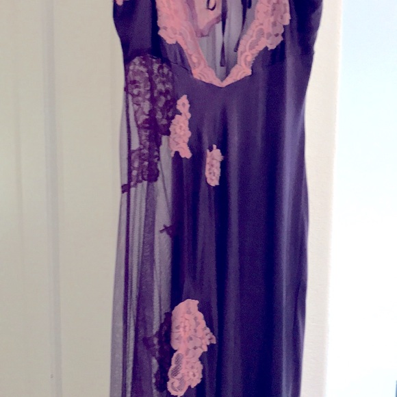 Long silk purple and mauve negligee - Half see-through on sides … - Picture 15 of 17